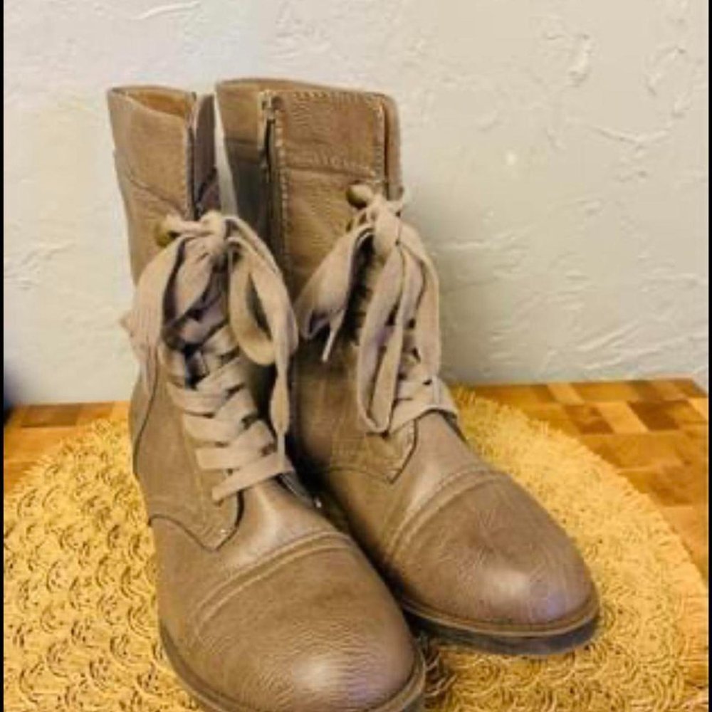 Women’s Combat Boots